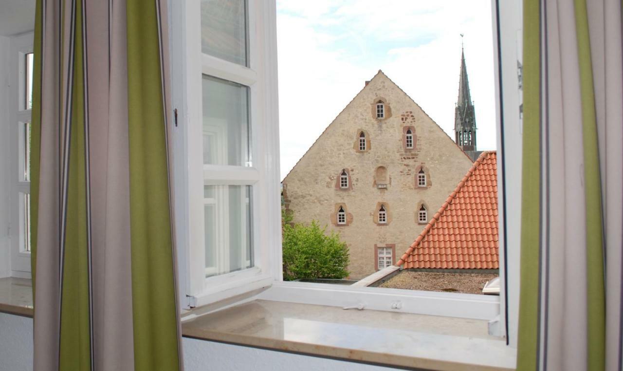 Alt Warburg Hotel Exterior foto